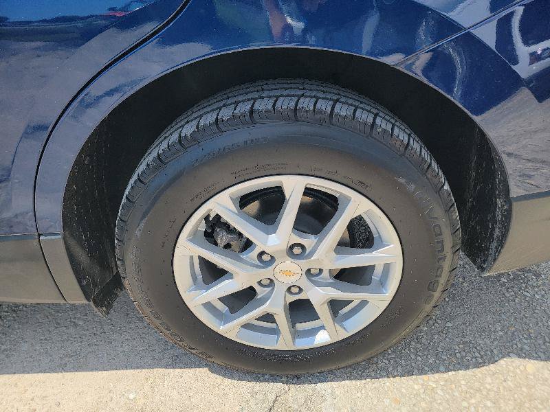 Used 2022 Chevrolet Equinox LT w/ Driver Convenience Package FWD image 9