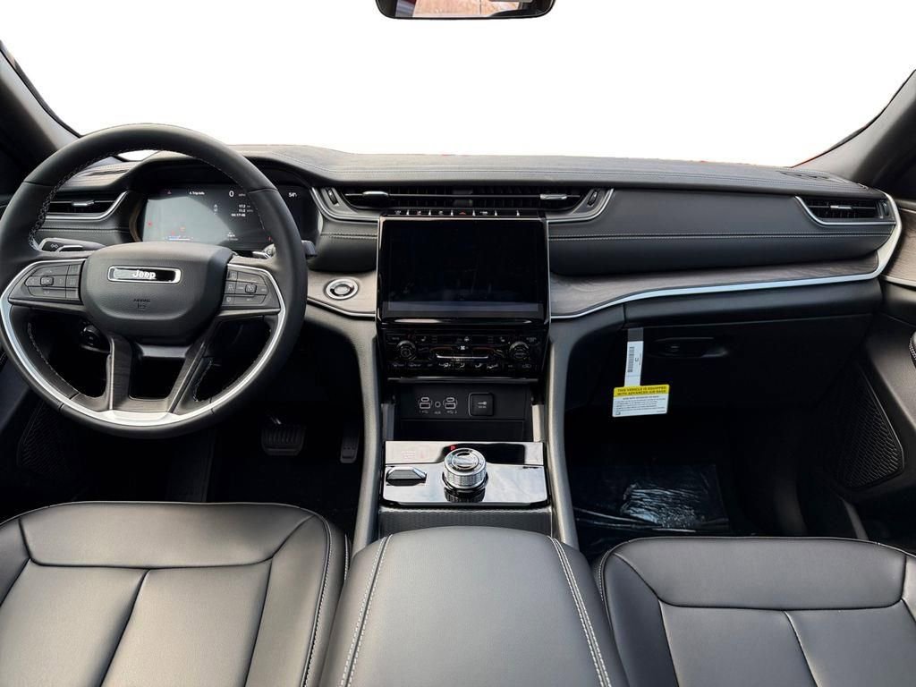 New 2025 Jeep Grand Cherokee Limited w/ MOPAR Finishing Package image 10