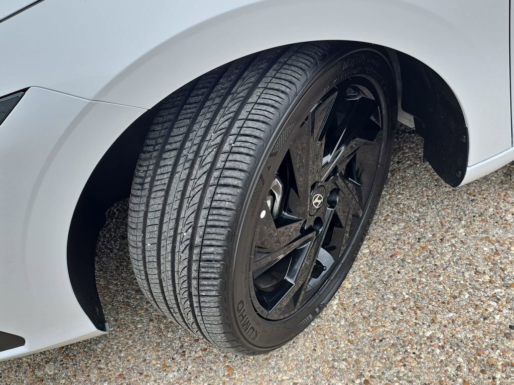 Certified 2026 Hyundai Elantra Sport FWD image 29