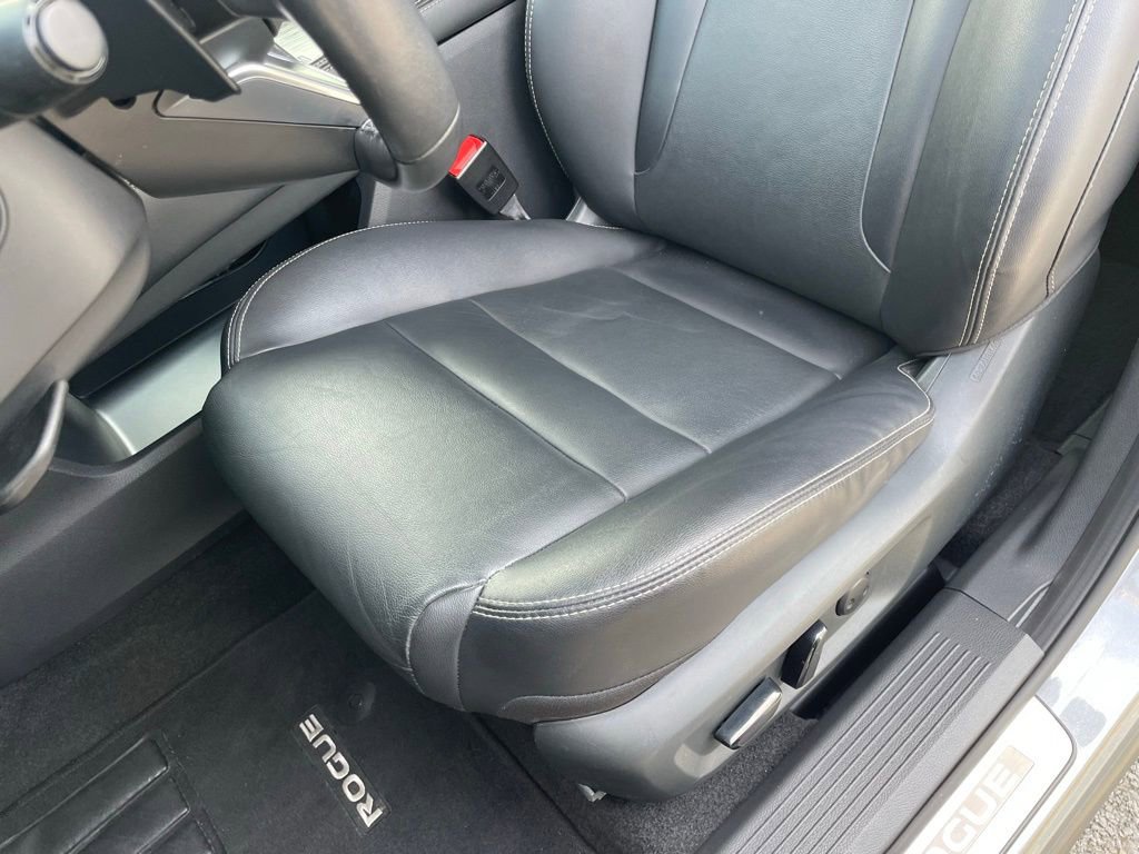 Used 2023 Nissan Rogue SL w/ SL Premium Package image 24