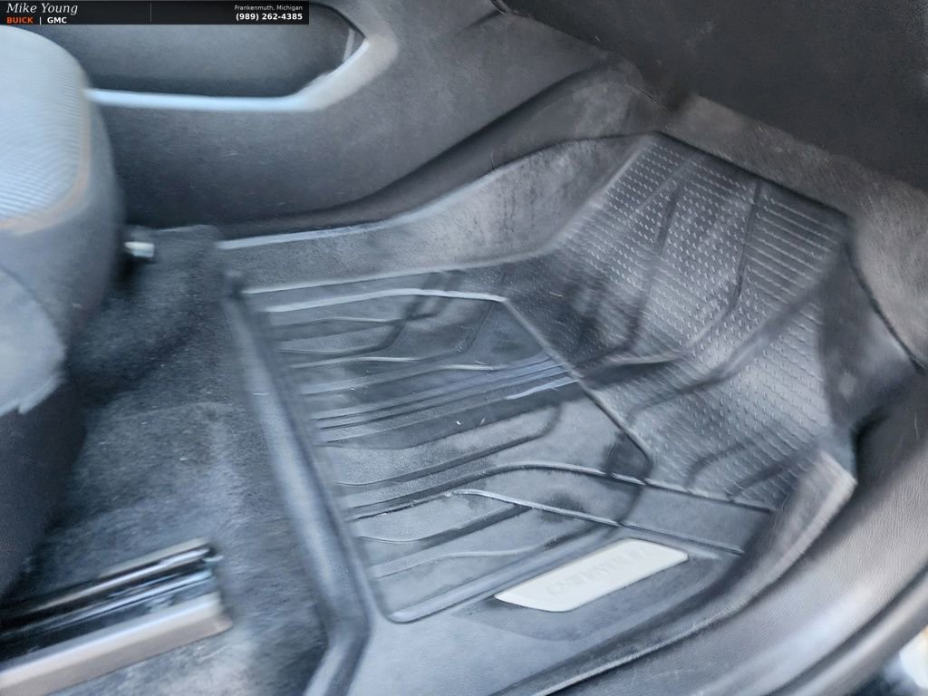 Used 2018 Chevrolet Traverse LT image 23