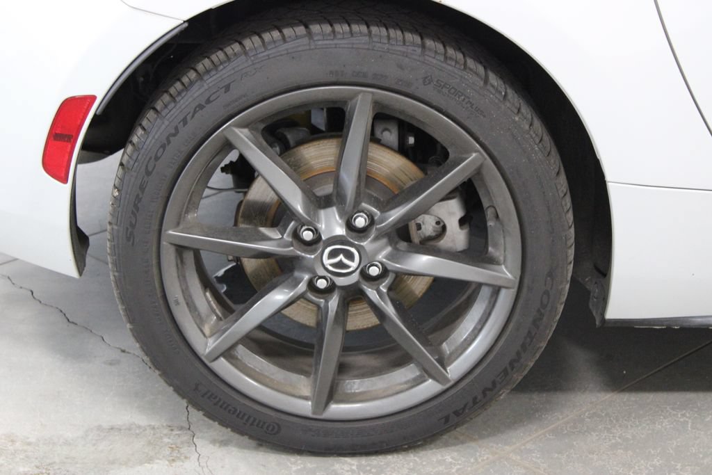 Used 2016 MAZDA MX-5 Miata Club RWD image 12