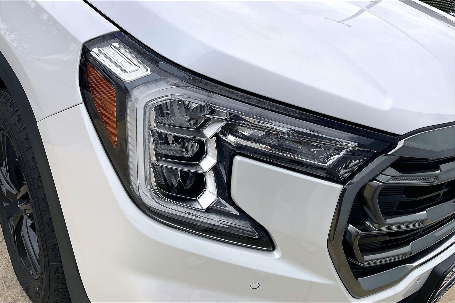 Used 2022 GMC Terrain AT4 w/ Infotainment Package II AWD/4WD image 32