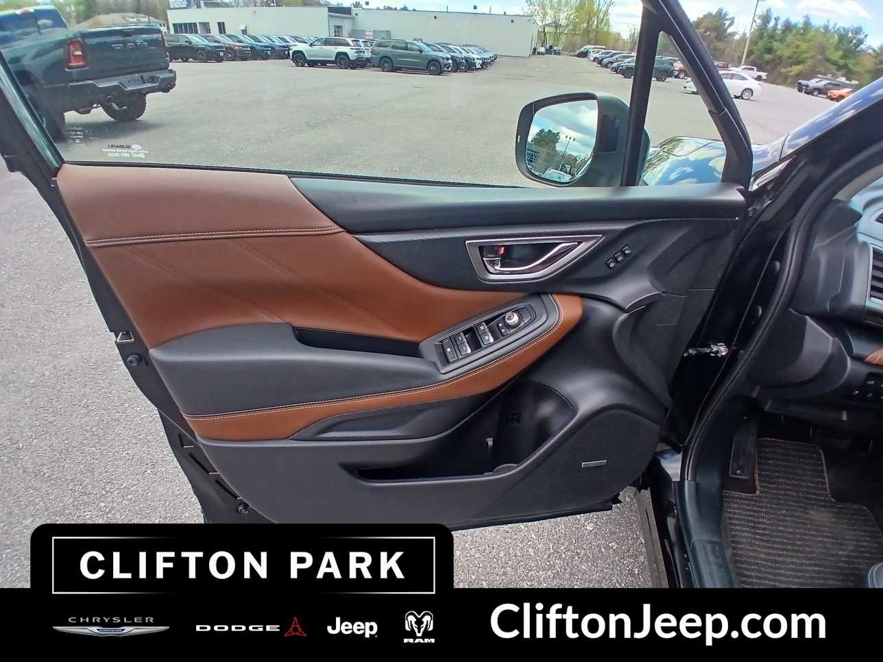 Used 2022 Subaru Forester Touring AWD/4WD image 9