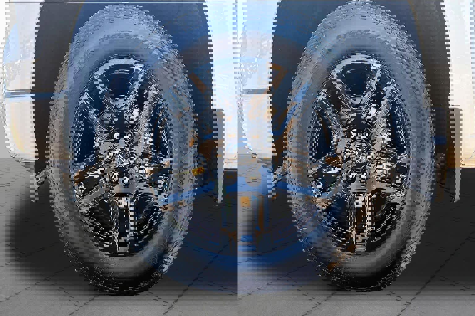 Used 2025 Chevrolet Silverado 1500 Custom image 10