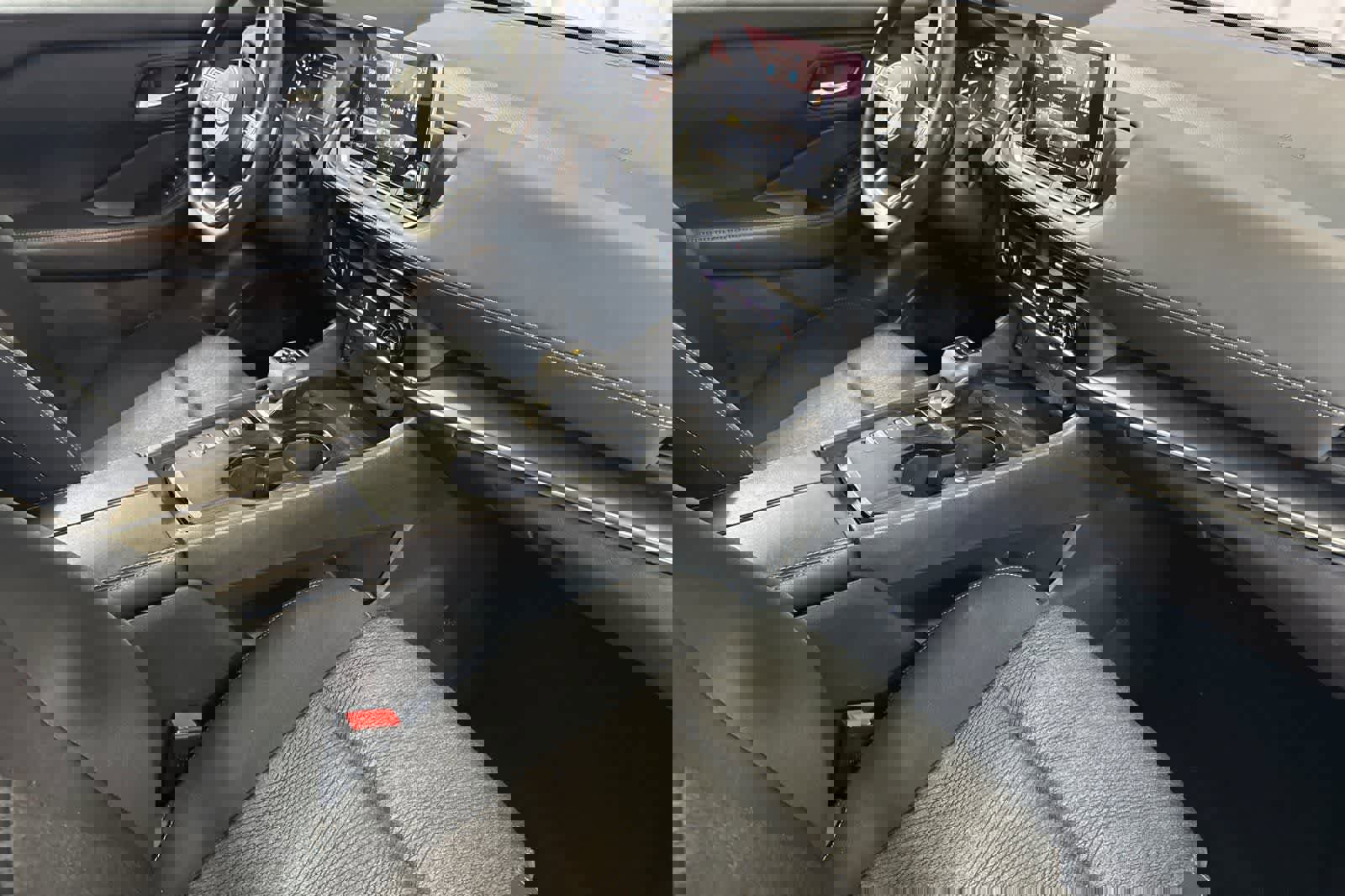 Certified 2024 Nissan Rogue SV image 18