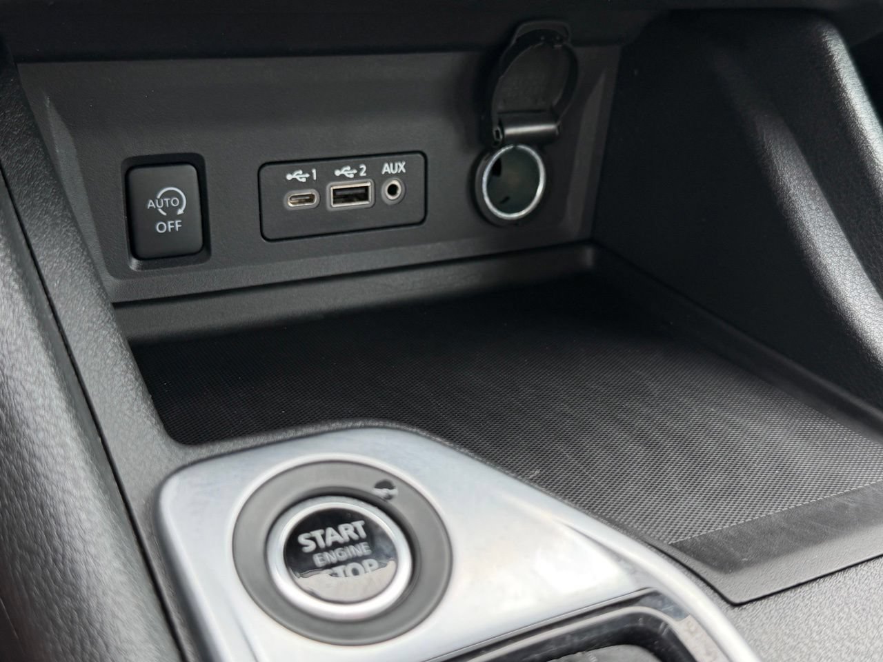 Certified 2025 Nissan Sentra SV FWD image 24