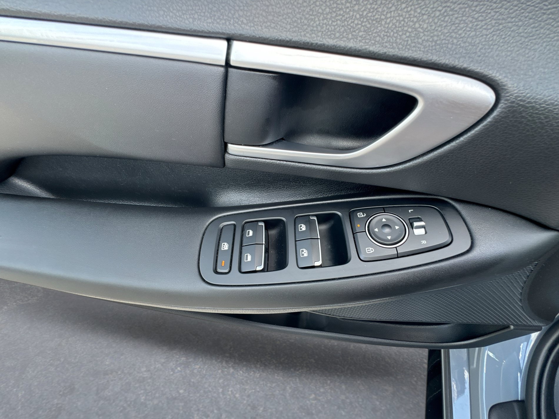 Used 2024 Hyundai Sonata SEL w/ Convenience Package FWD image 25
