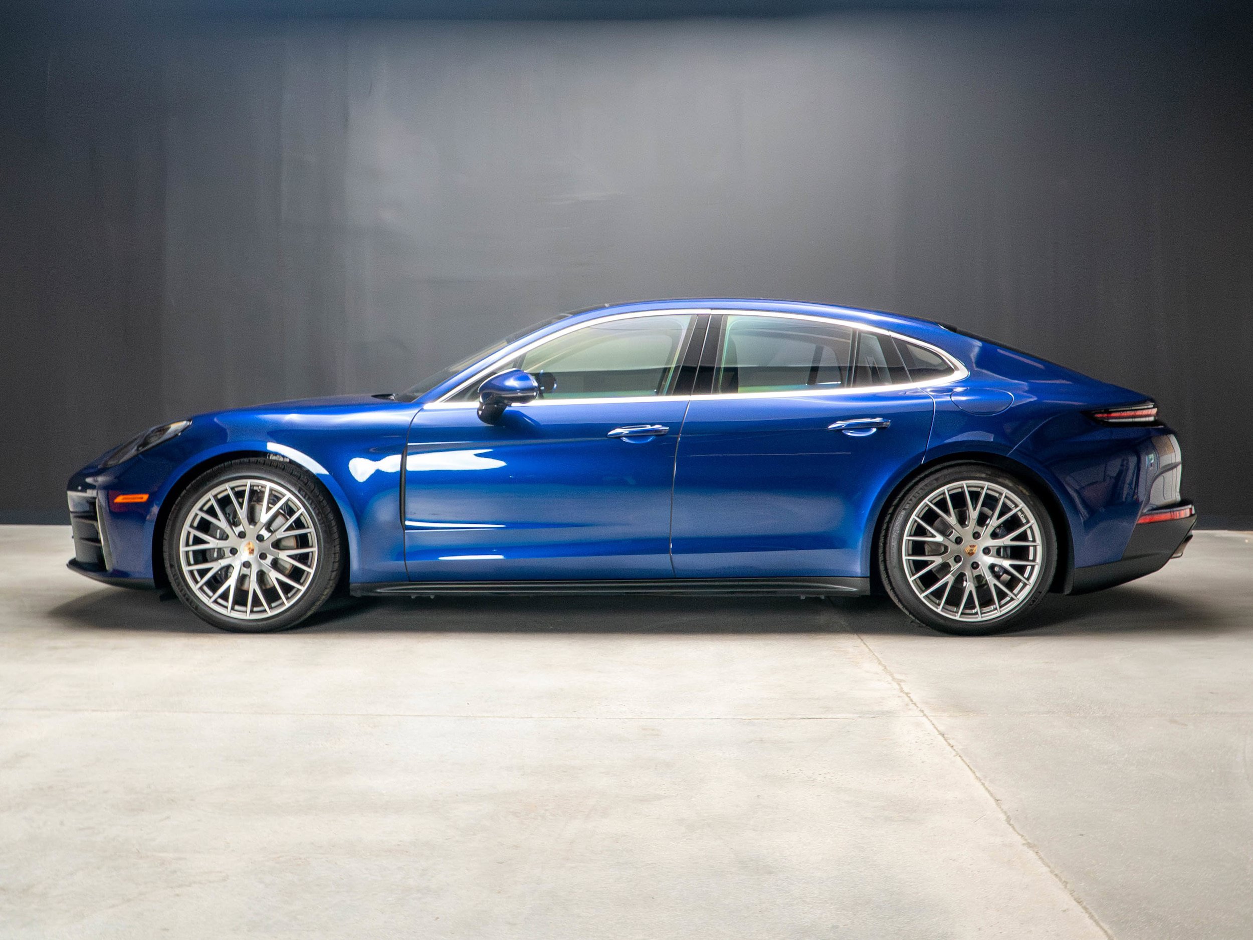 Certified 2024 Porsche Panamera 4 AWD/4WD image 2
