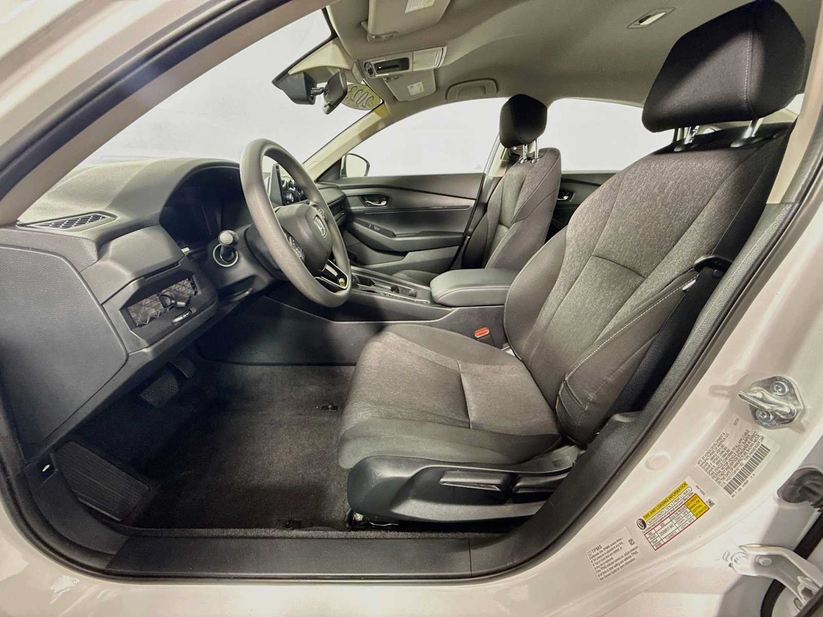 Used 2023 Honda Accord LX image 17