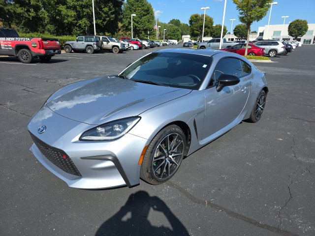 Used 2026 Toyota GR86 RWD image 2