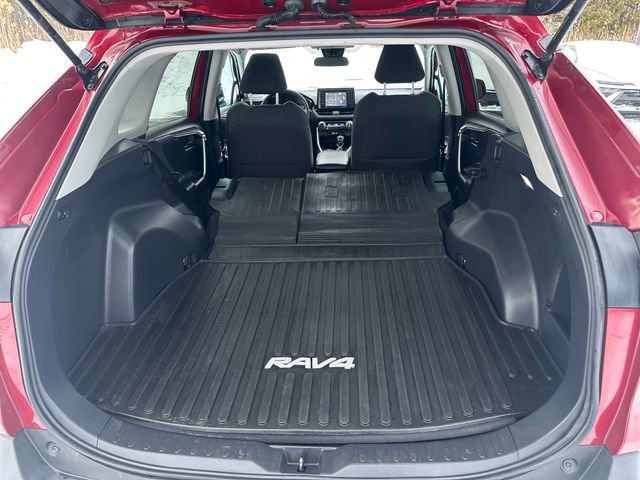 Used 2022 Toyota RAV4 LE image 22