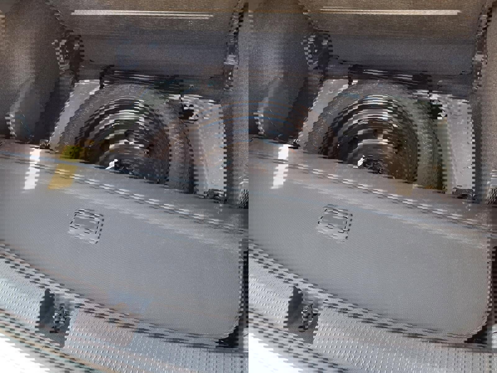 Used 2021 Volkswagen Tiguan SEL w/ 2-Row Tiguan MDO Package AWD/4WD image 33