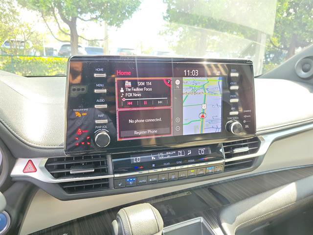 Used 2023 Toyota Sienna Limited FWD image 59