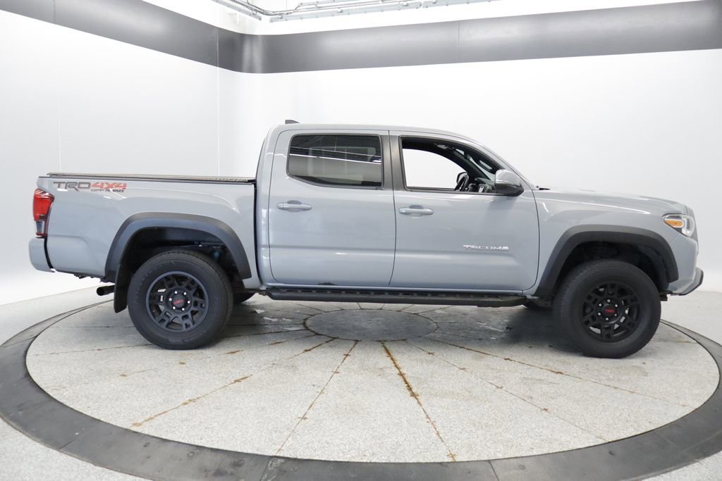 Used 2018 Toyota Tacoma TRD Off-Road AWD/4WD image 7