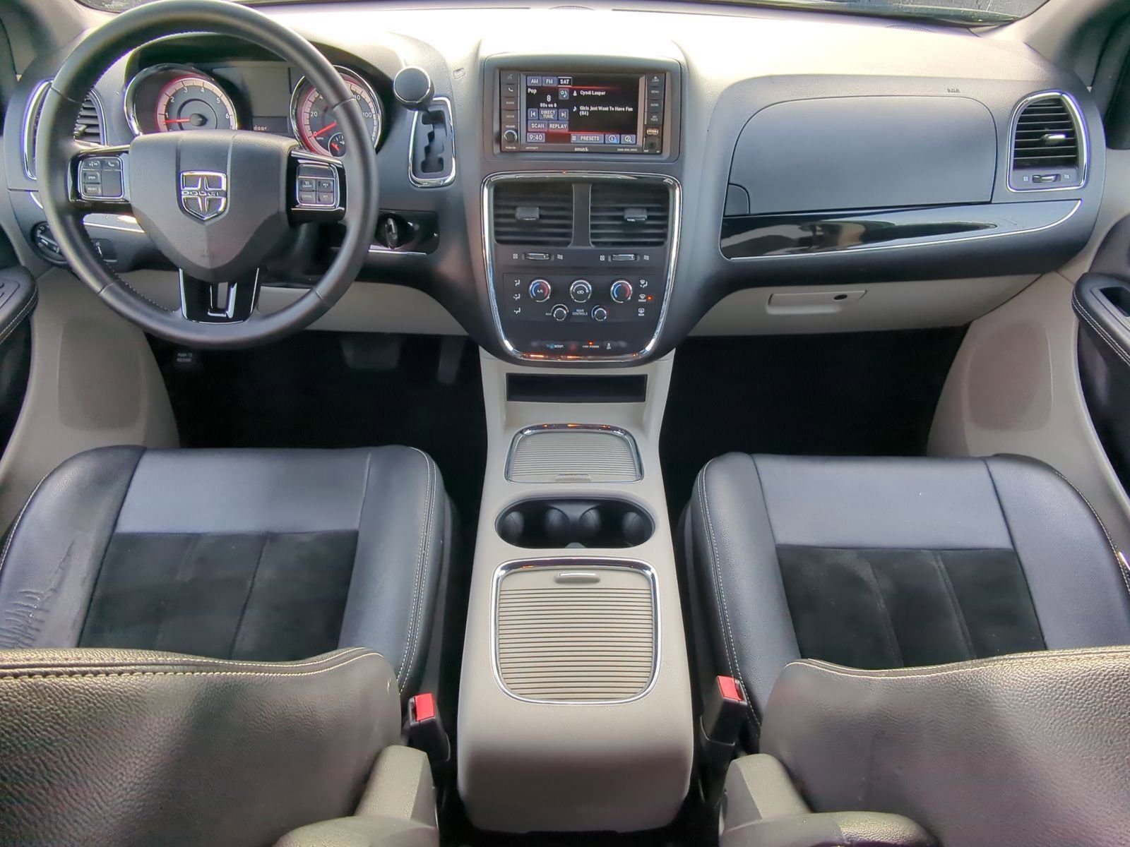 Used 2017 Dodge Grand Caravan SXT image 20