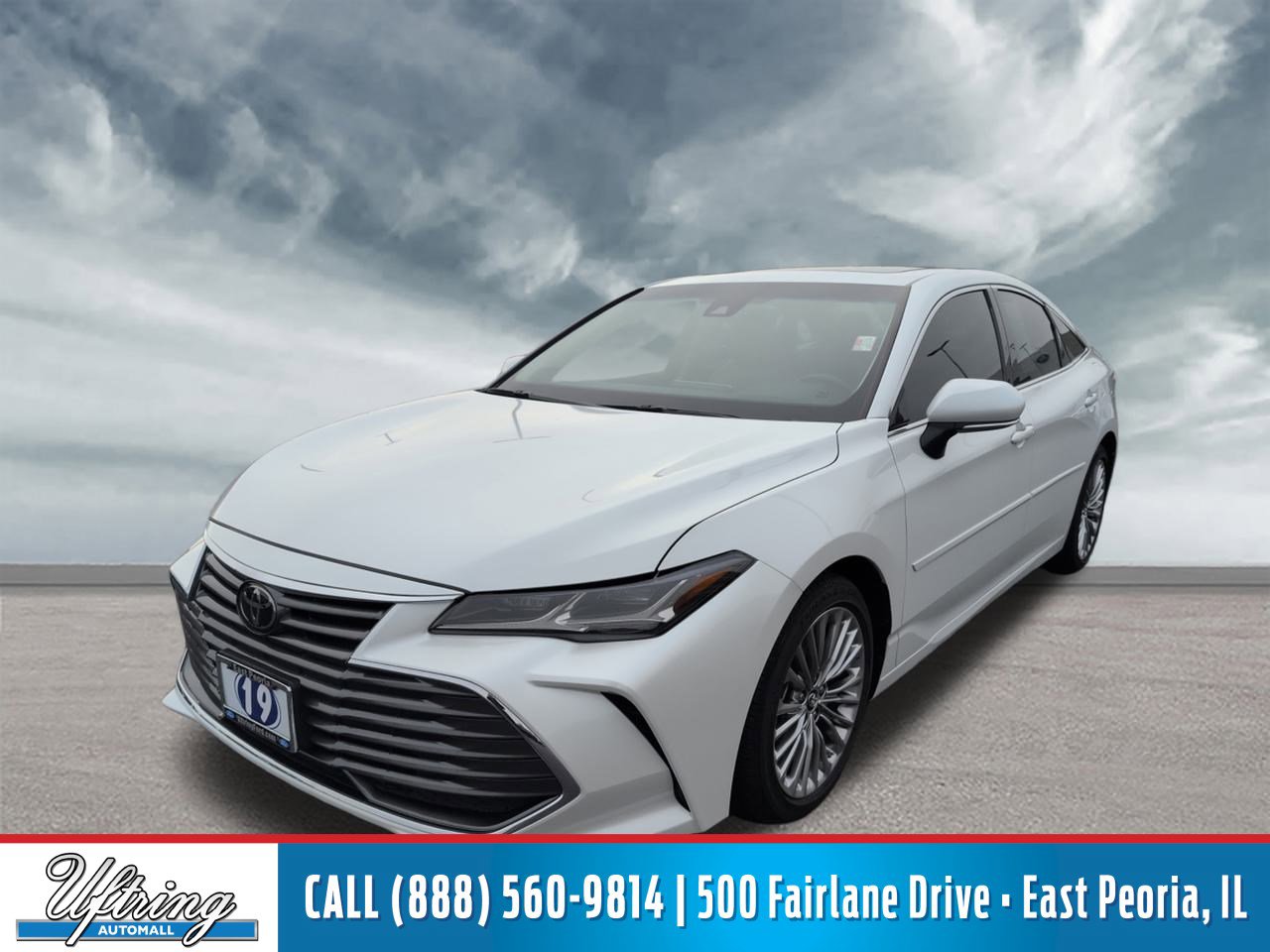 Used 2019 Toyota Avalon Limited image 1