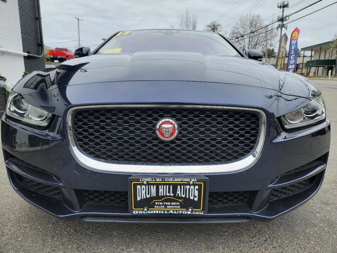 Used 2017 Jaguar XE Prestige RWD image 9