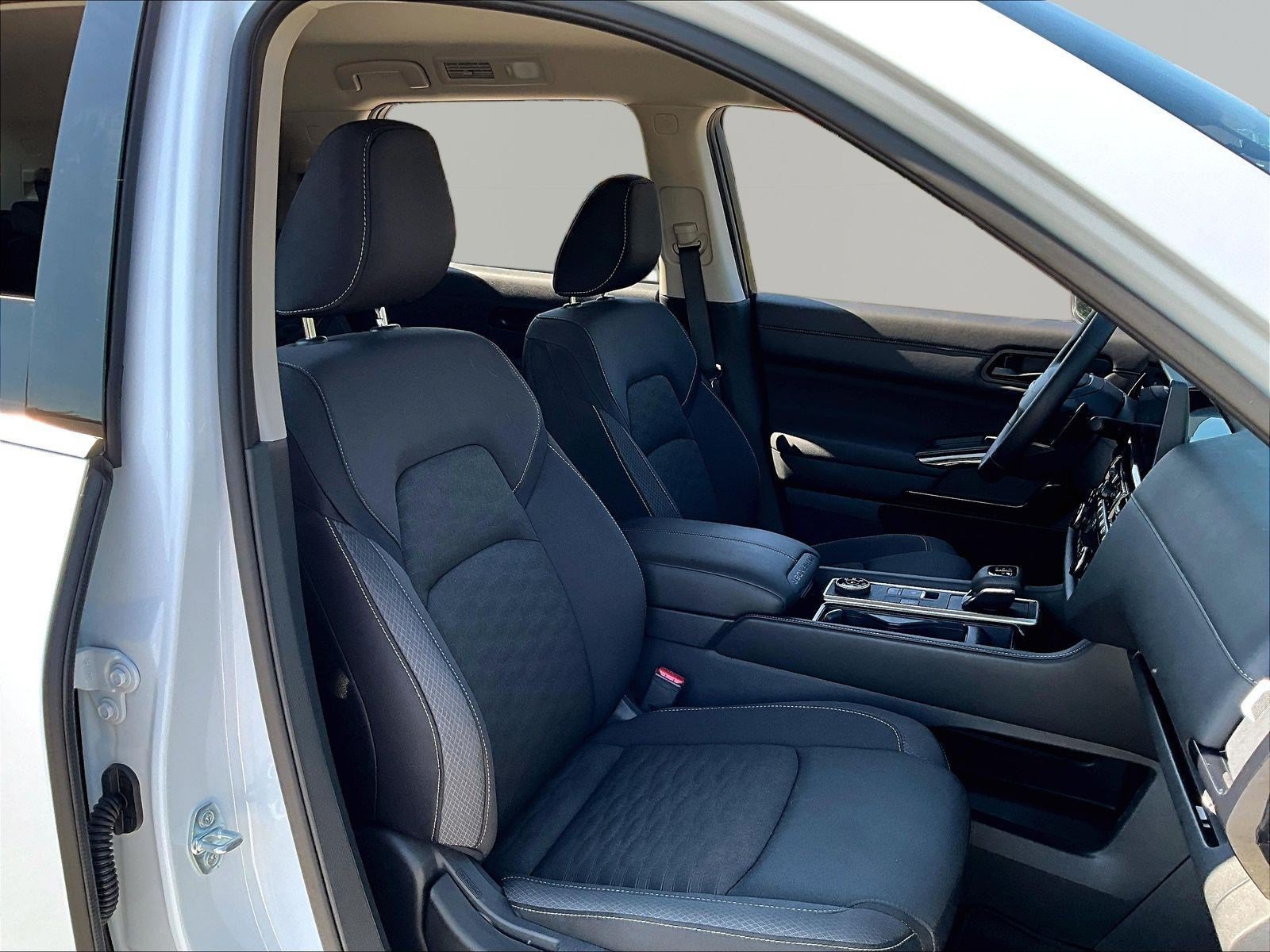 Certified 2026 Nissan Pathfinder SV AWD/4WD image 29