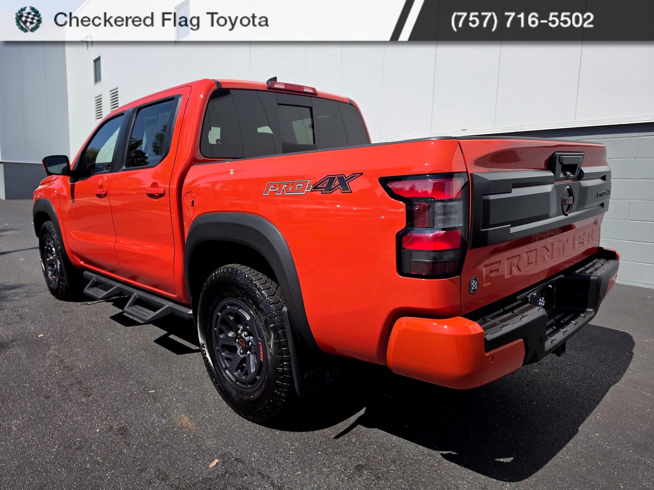 Used 2025 Nissan Frontier PRO-4X w/ Pro Premium Package AWD/4WD image 3