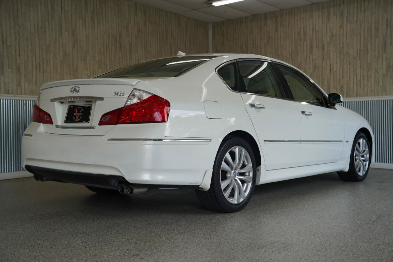 Used 2010 INFINITI M35 w/ Technology Pkg RWD image 10
