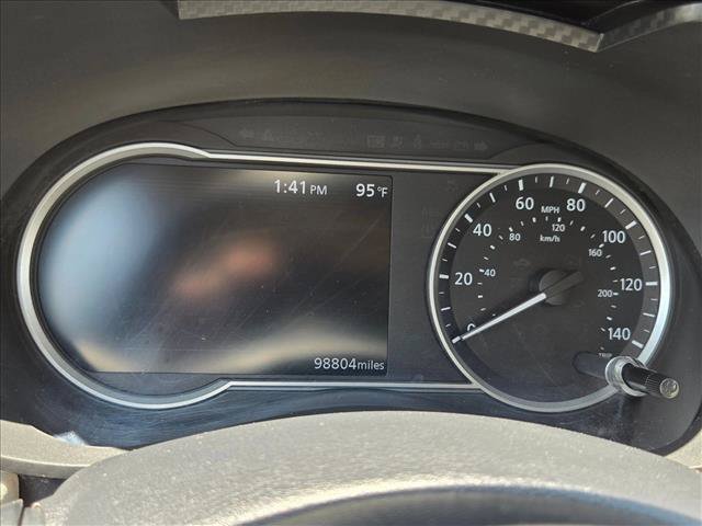Used 2021 Nissan Versa SV FWD image 11