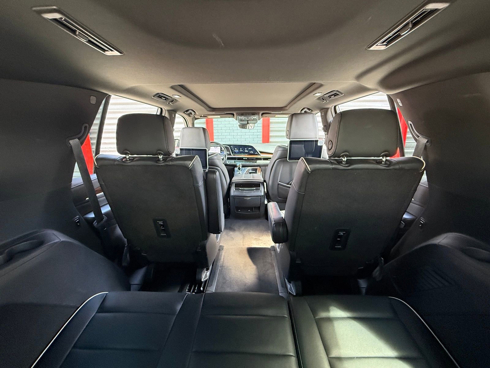 Used 2023 Cadillac Escalade Premium Luxury image 20