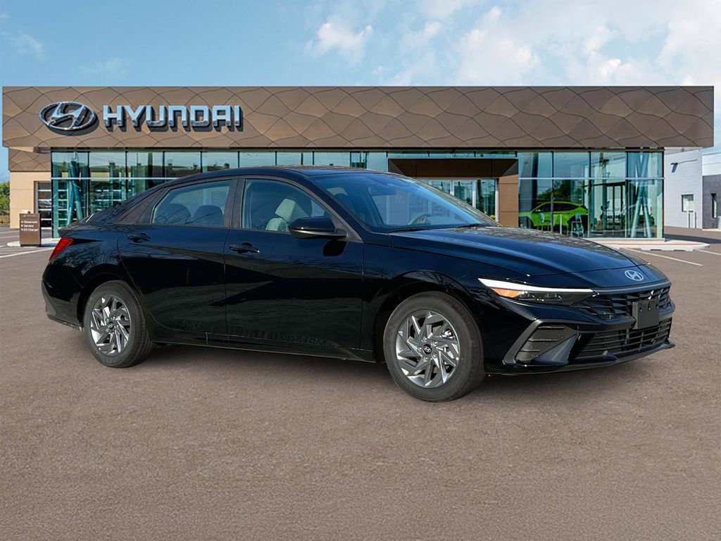 New 2025 Hyundai Elantra Blue image 10