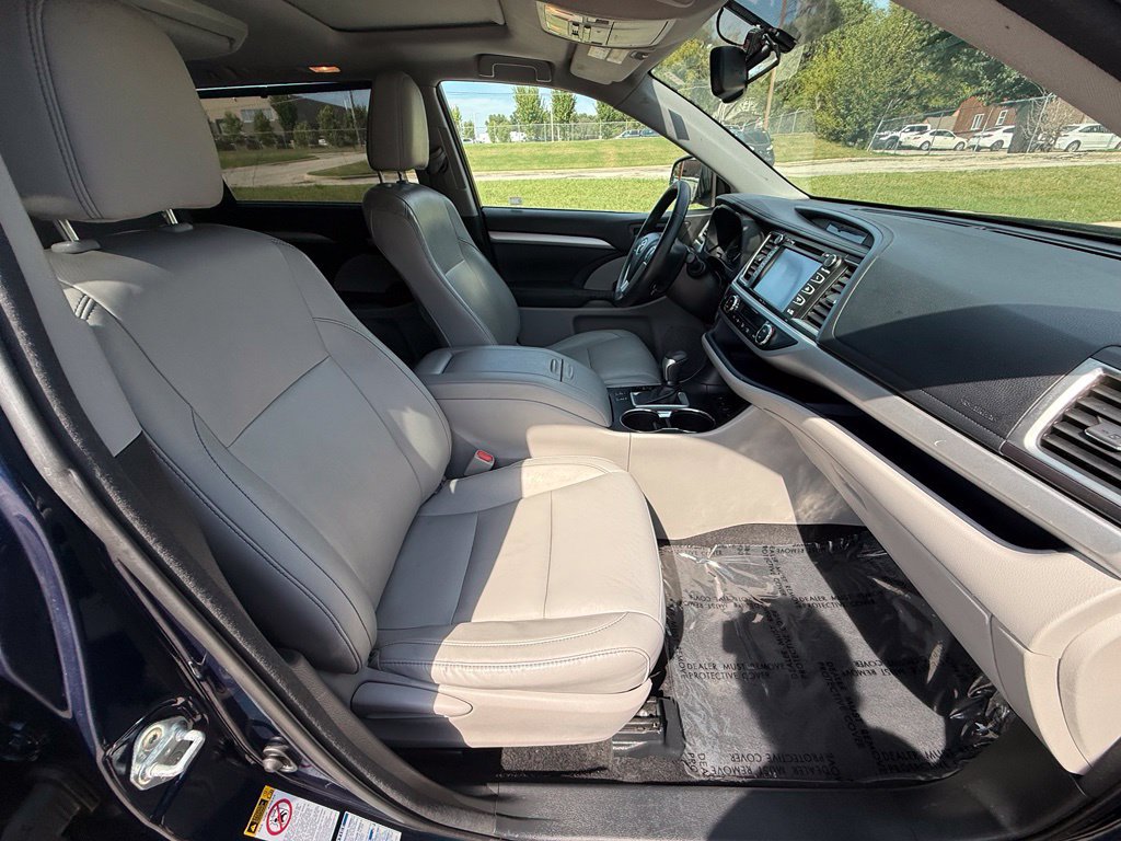 Used 2015 Toyota Highlander XLE AWD/4WD image 44