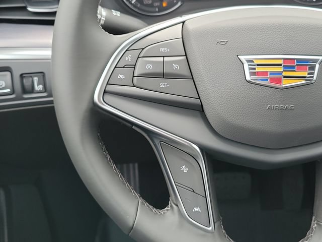 New 2026 Cadillac XT5 Luxury w/ LPO, Floor Liner Package AWD/4WD image 10