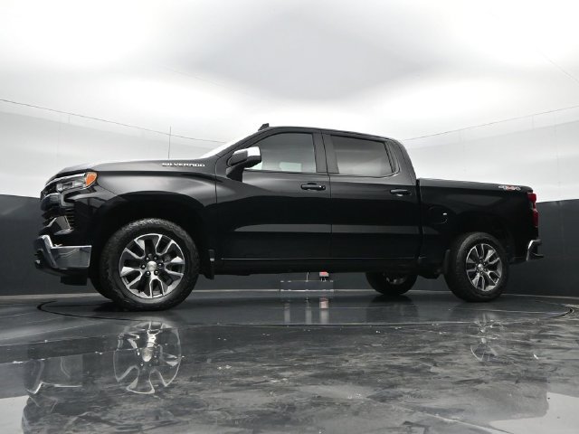 Used 2024 Chevrolet Silverado 1500 LT AWD/4WD image 45