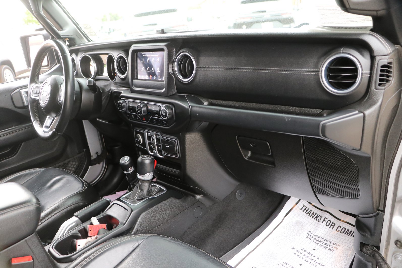 Used 2018 Jeep Wrangler Unlimited Sahara AWD/4WD image 34