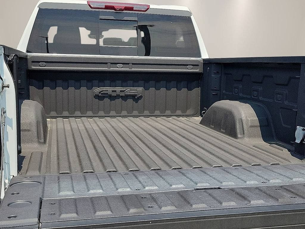 Used 2024 GMC Sierra 1500 AT4 w/ Technology Package AWD/4WD image 8