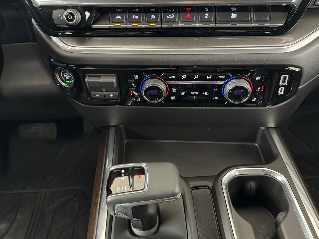 Used 2025 Chevrolet Silverado 1500 High Country AWD/4WD image 31