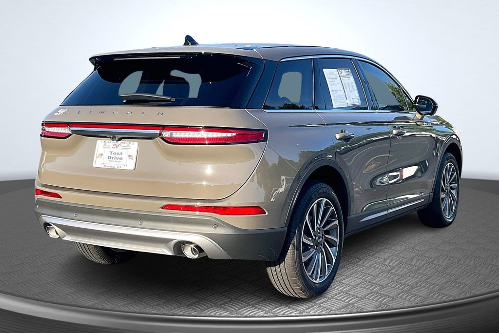 Used 2025 Lincoln Corsair Reserve FWD image 7