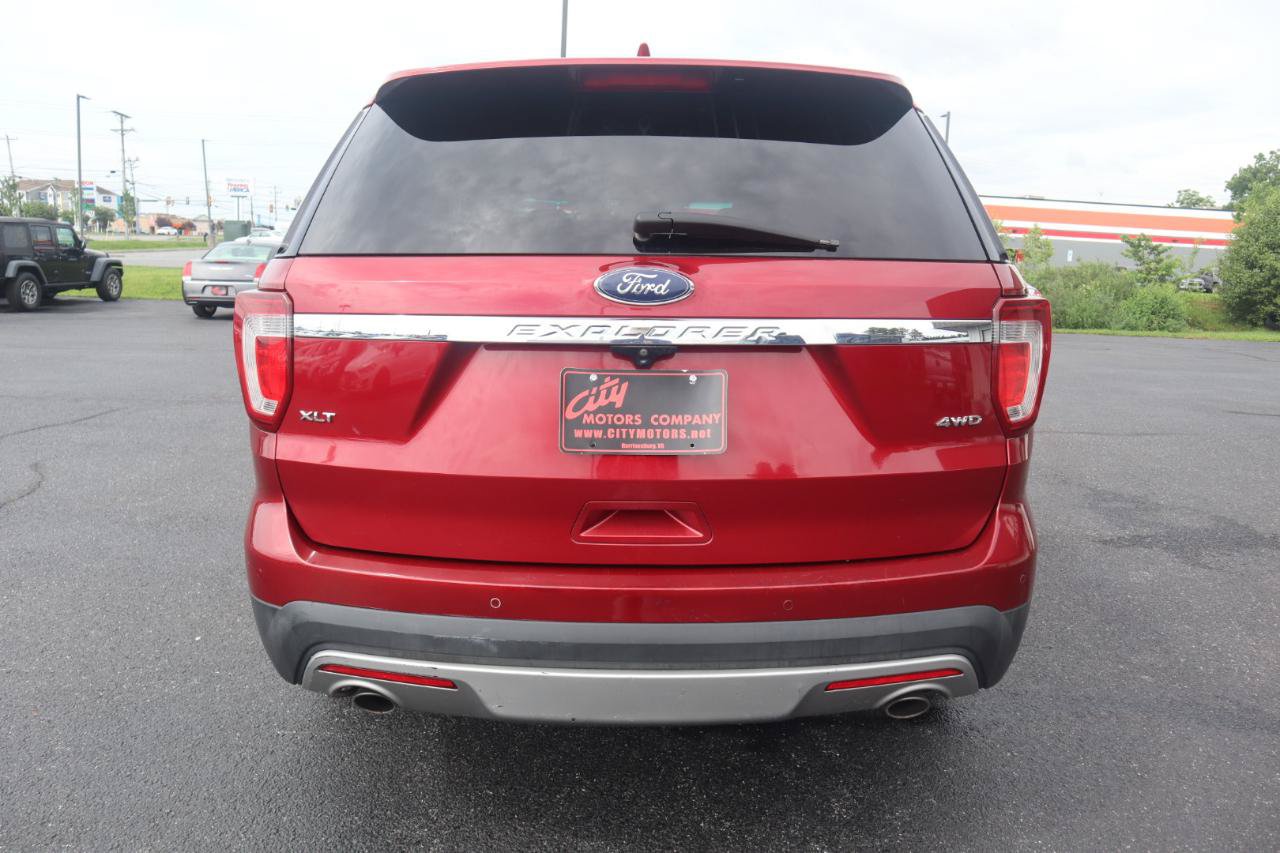 Used 2017 Ford Explorer XLT w/ Equipment Group 201A AWD/4WD image 26