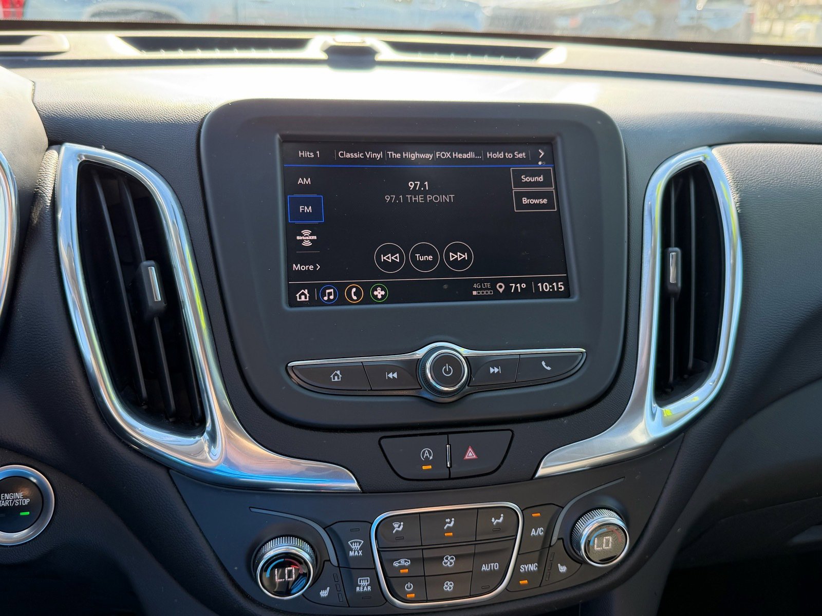 Used 2024 Chevrolet Equinox LT image 10