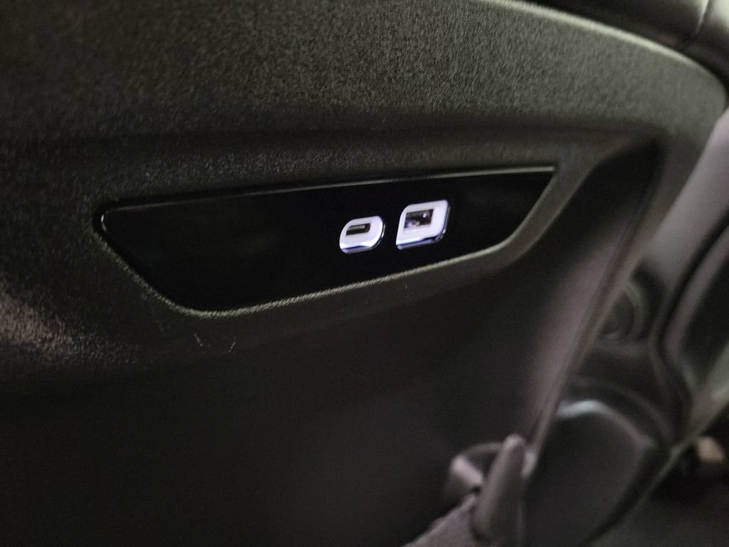 Used 2024 Chrysler Pacifica Touring-L FWD image 29