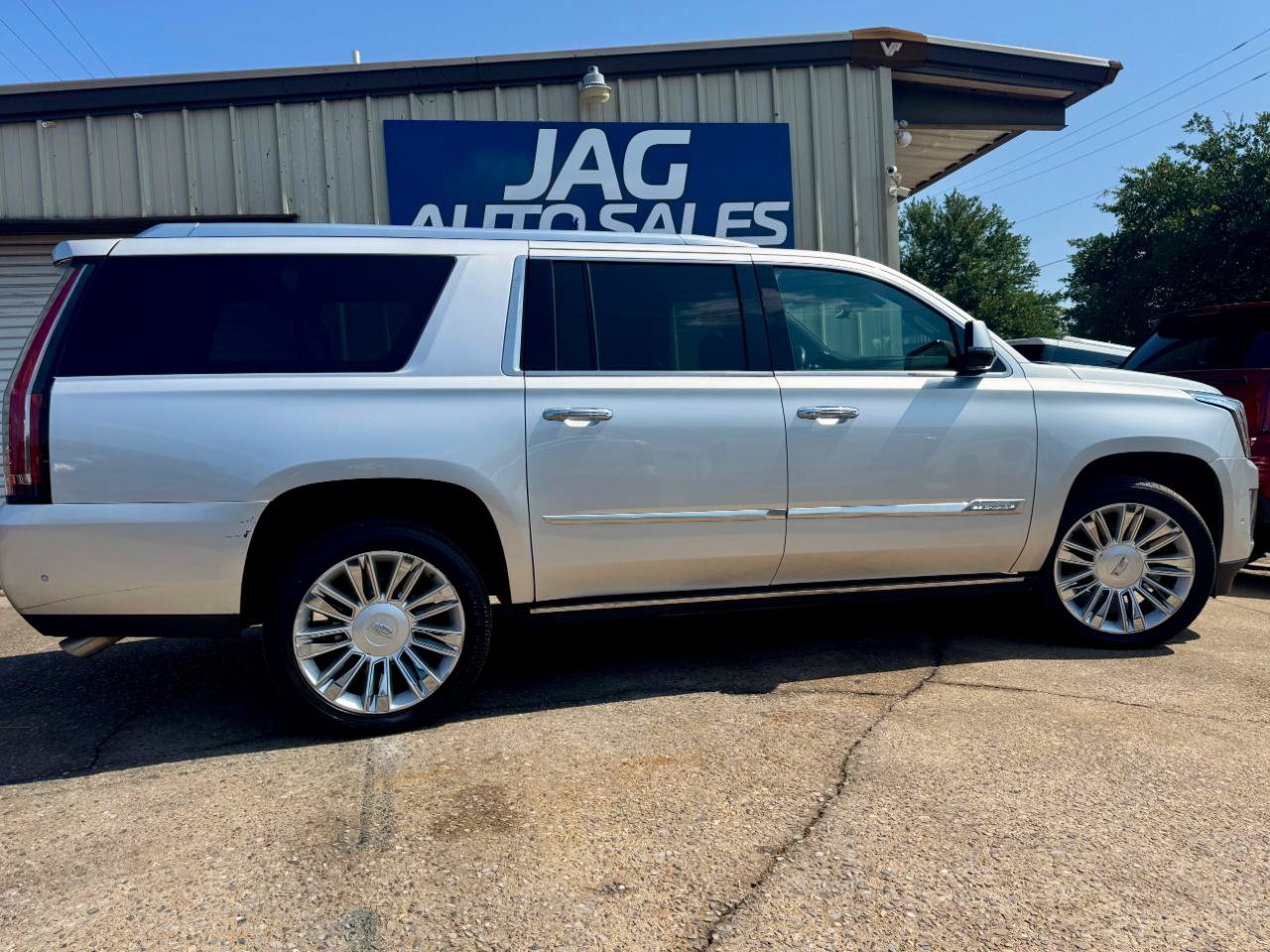 Used 2017 Cadillac Escalade ESV Platinum AWD/4WD image 8