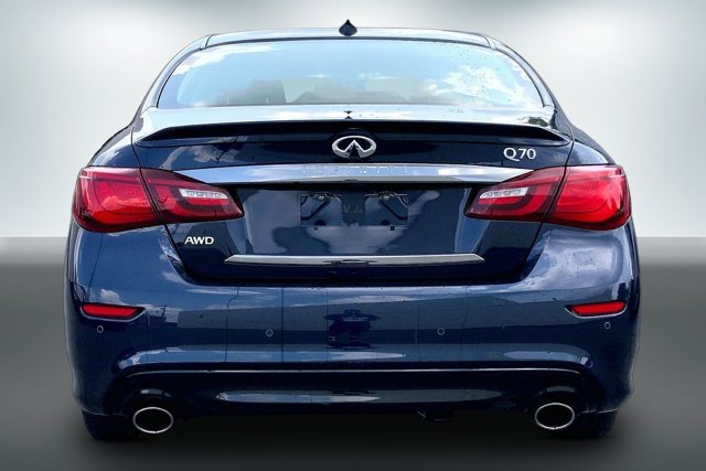 Used 2018 INFINITI Q70 Luxe AWD/4WD image 3