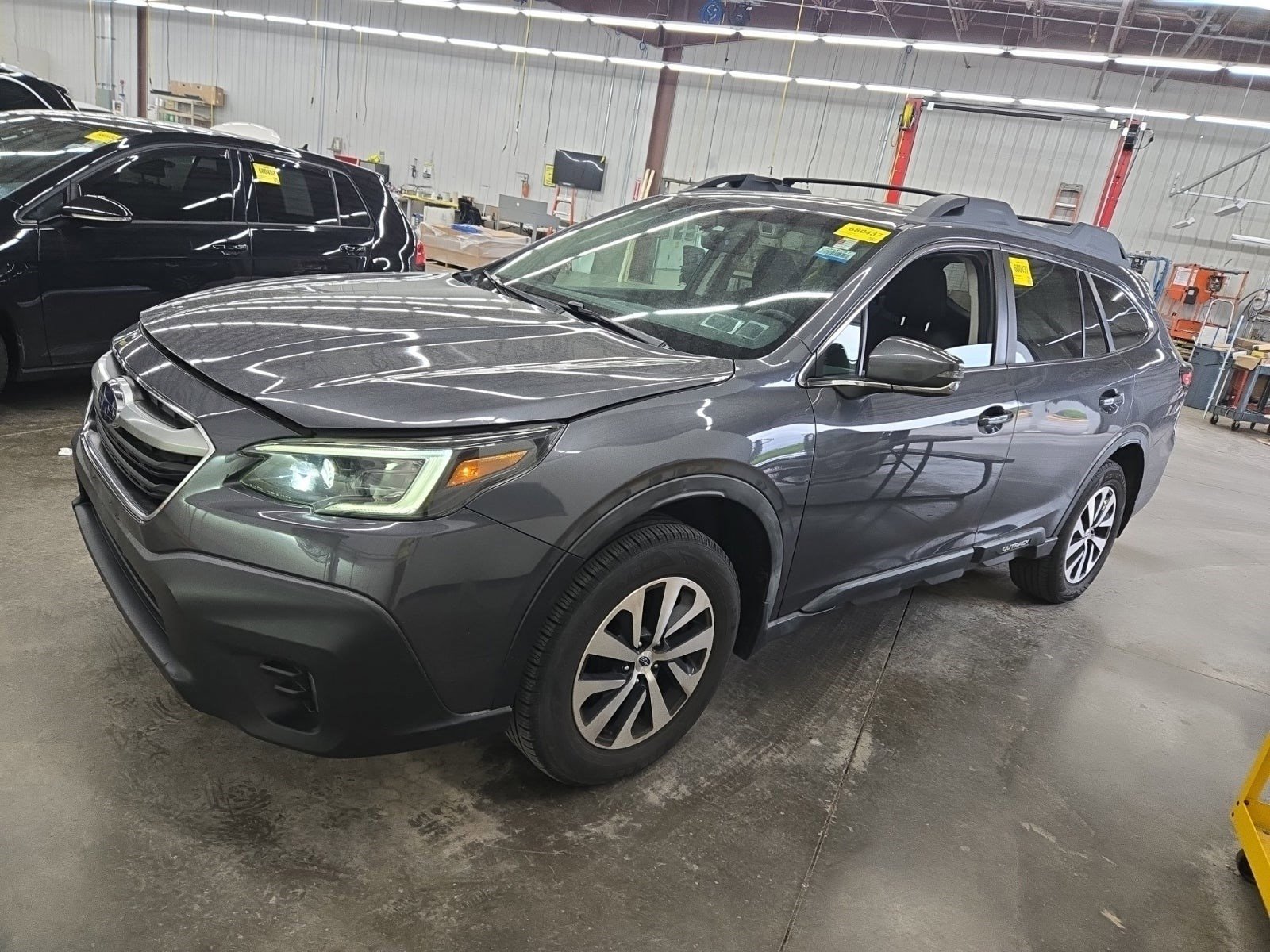 Used 2020 Subaru Outback Premium AWD/4WD image 2