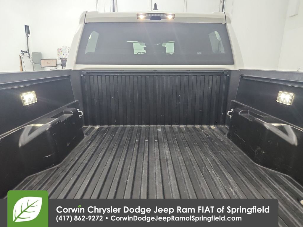 Used 2024 Toyota Tacoma TRD Off-Road image 32