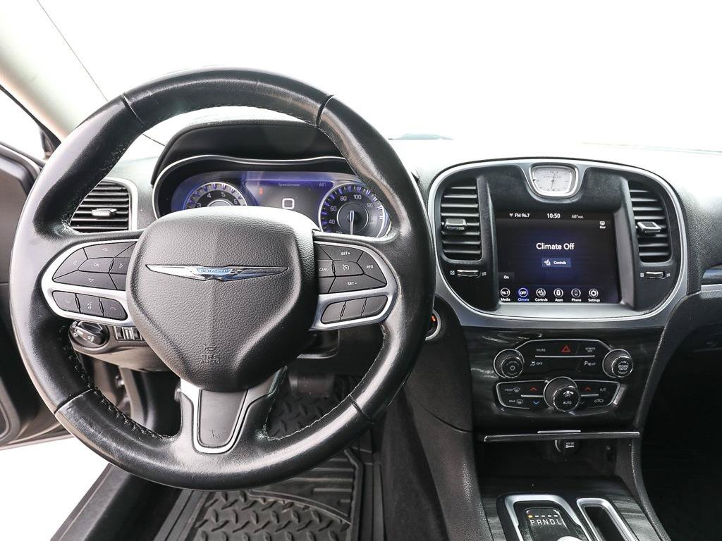 Used 2021 Chrysler 300 Touring L RWD image 13