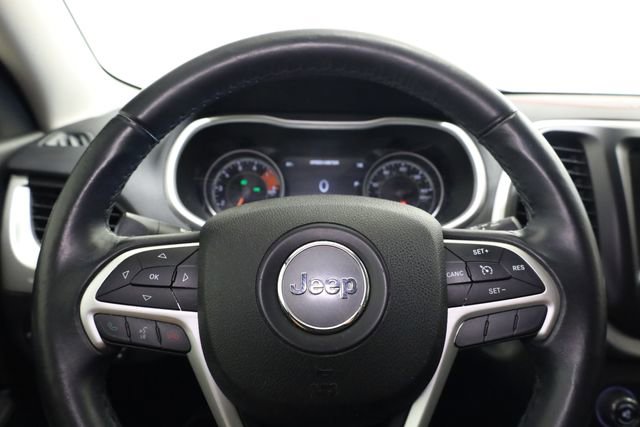 Used 2016 Jeep Cherokee Trailhawk w/ Comfort/Convenience Group image 17