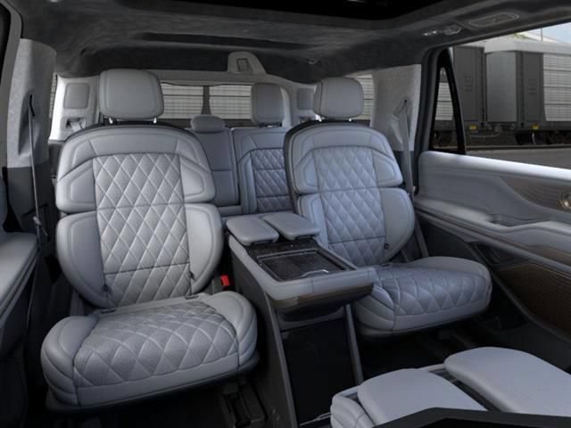 New 2026 Lincoln Navigator Black Label AWD/4WD image 11