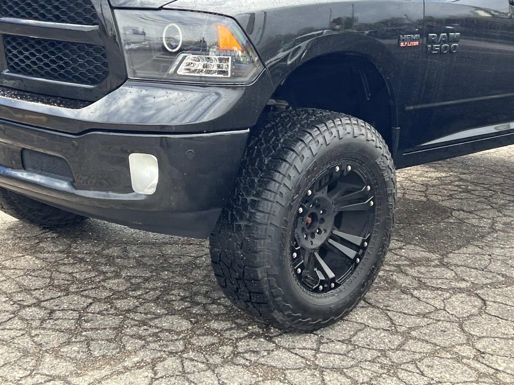 Used 2018 RAM 1500 SLT AWD/4WD image 7