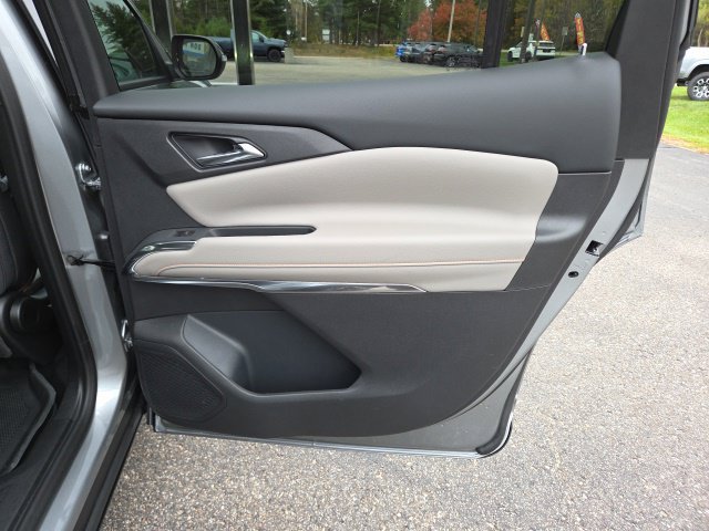 New 2027 Chevrolet Traverse LT w/ LPO, Floor Liner Package AWD/4WD image 41