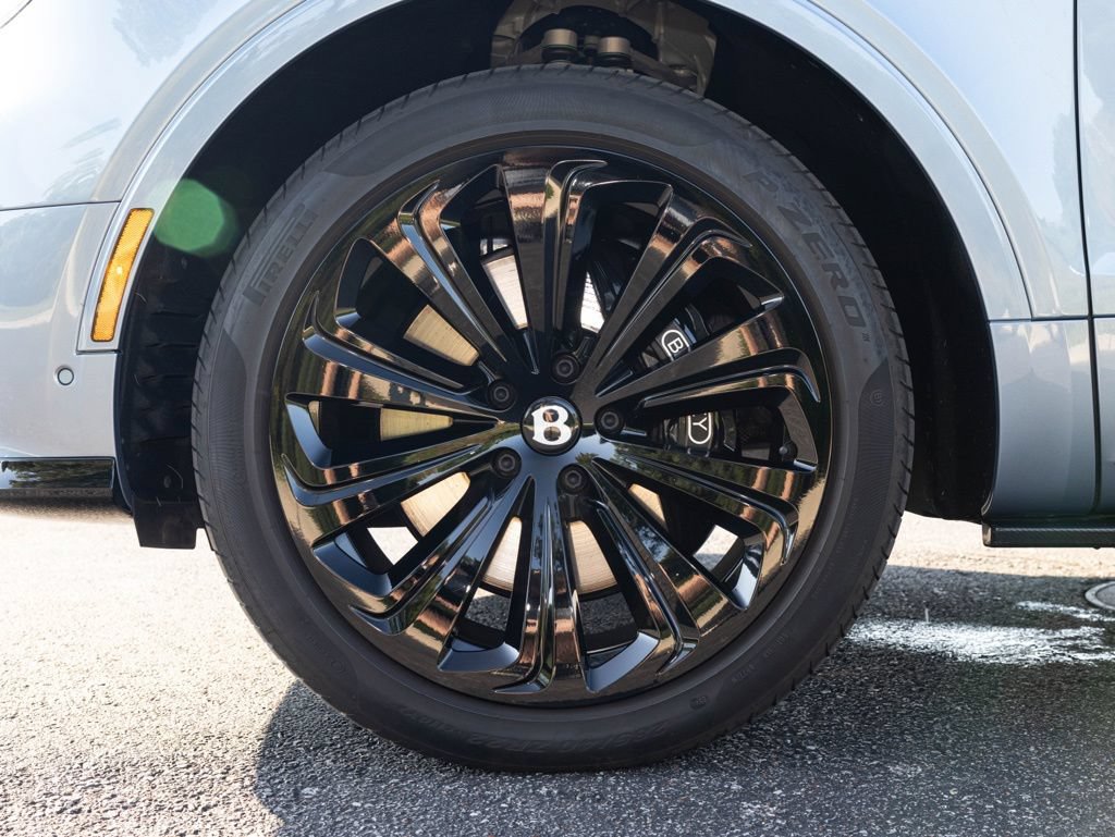 Used 2023 Bentley Bentayga AWD/4WD image 85
