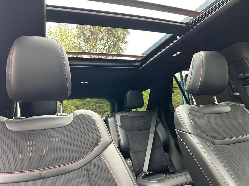 Used 2025 Ford Explorer ST w/ Sun And Sound Package AWD/4WD image 27