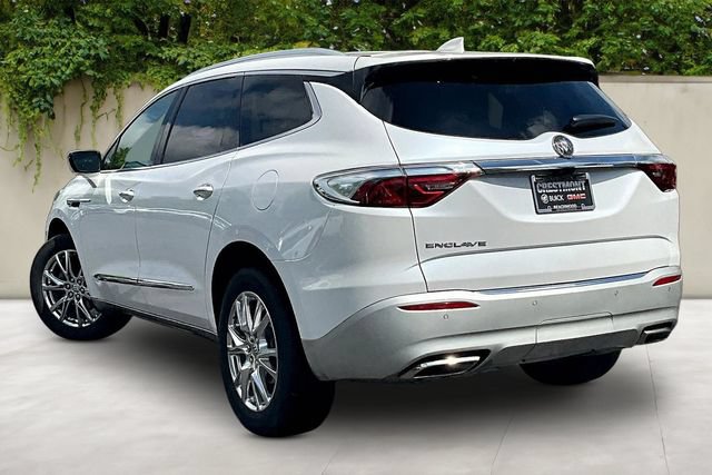 Used 2023 Buick Enclave Essence w/ Experience Buick Package FWD image 4